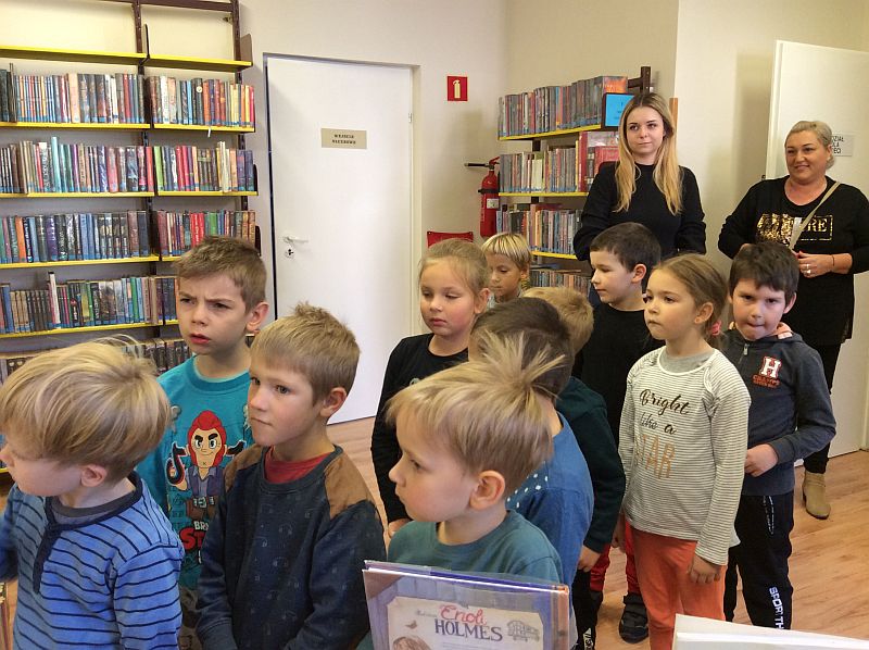 Dzieci z Przedszkola nr 7 w Kętach z wizytą w Bibliotece.